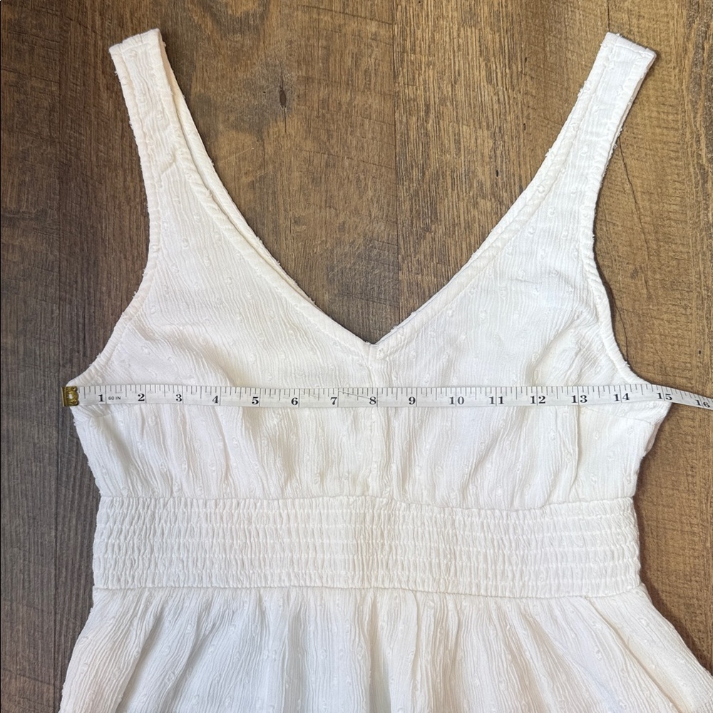 Hollister White Dotted Ruffled V-Neck Lined Tank Top Size Medium - Picture 6 of 10